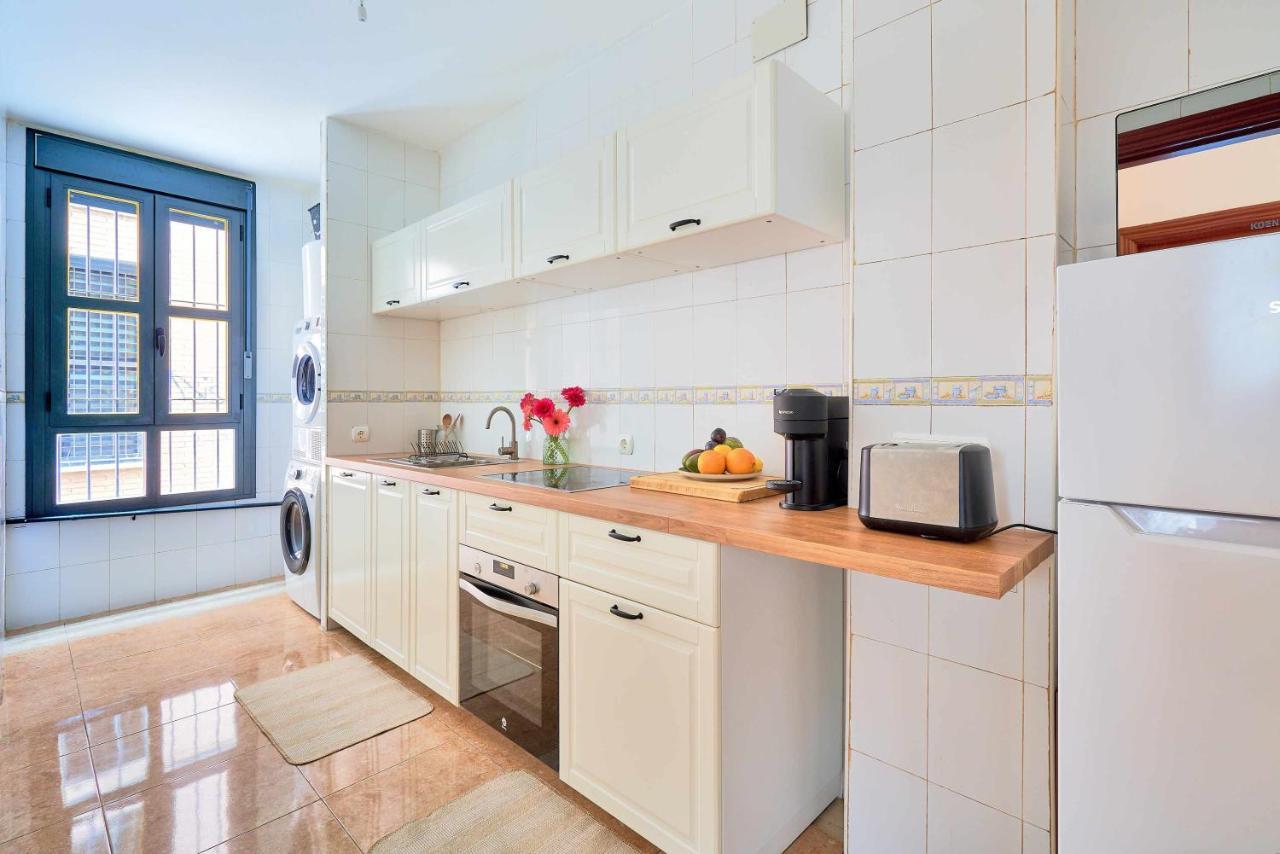 Apartamento Under The Olive Trees In Historic Center Of Málaga Exterior foto